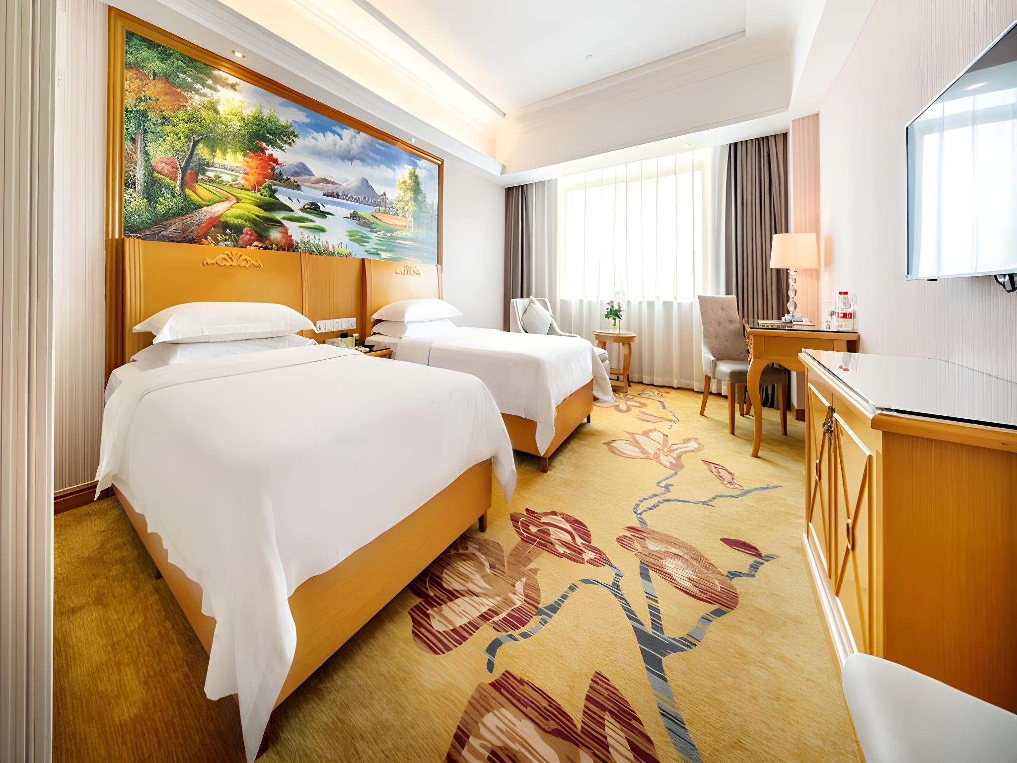 Deluxe, Twin Beds