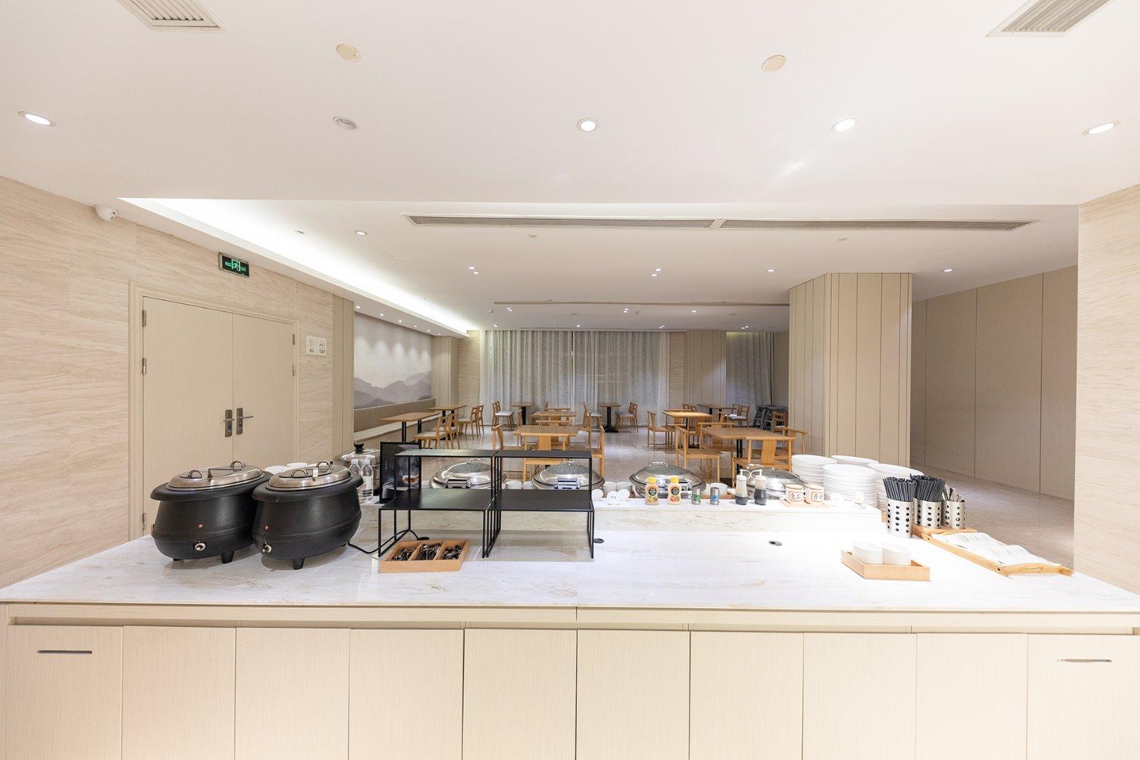 Ji Hotel (Shanghai Jiayi Road subway station) 29/36