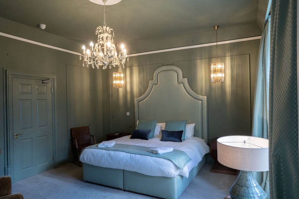 Welbeck Manor 8/43