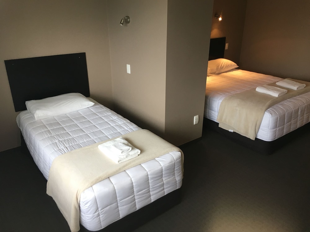 Fiordland Hotel Motel 18/54