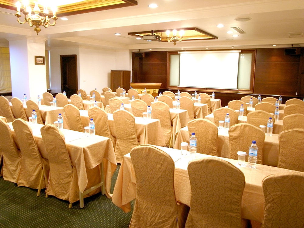 Shangrila Boutique Hotel 37/47