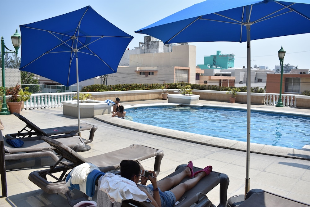 Hotel Baluarte 39/73