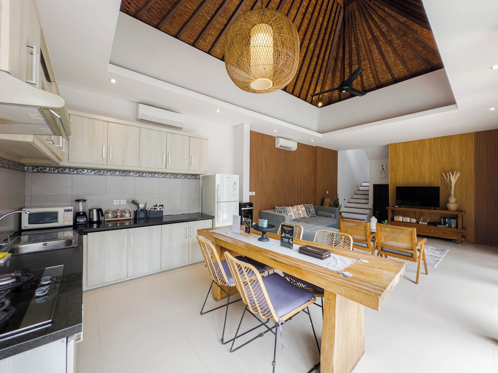 Kakul Villas & Suites 69/82