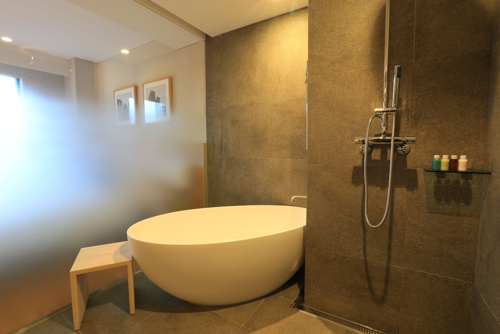 SPA, SUITE