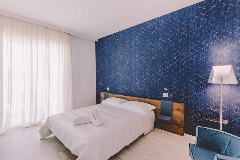 Suite 10 Home Design & Spa 25/69