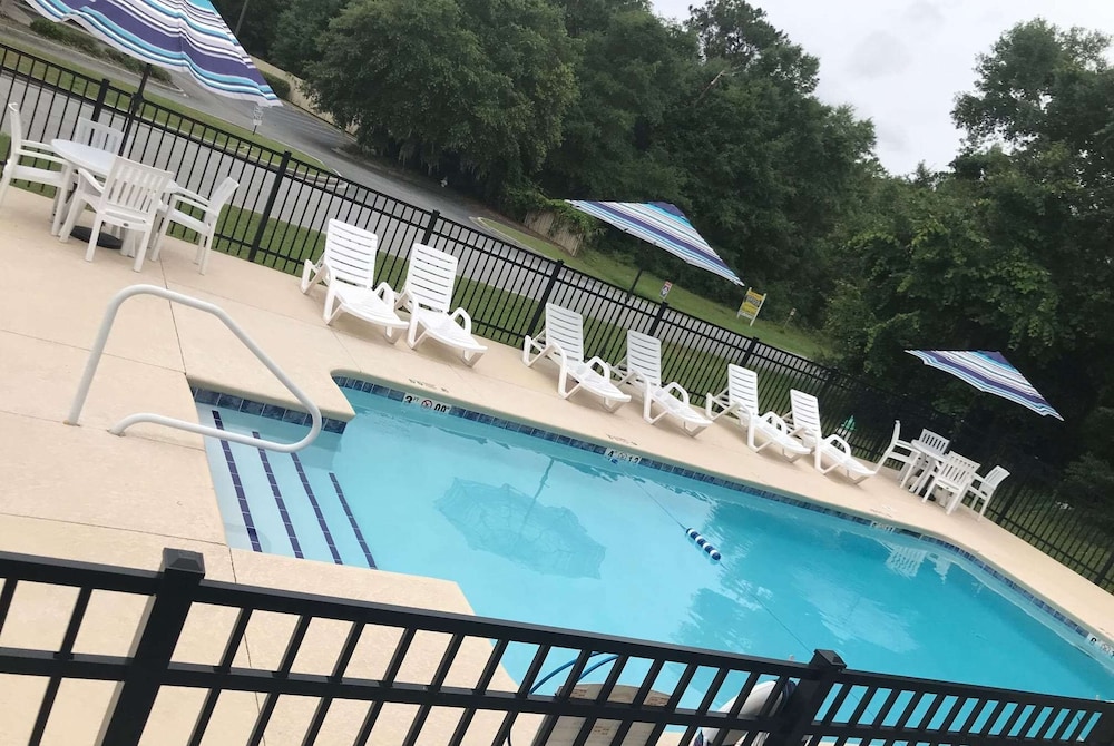 Baymont by Wyndham Lake Park Valdosta I75 1/17