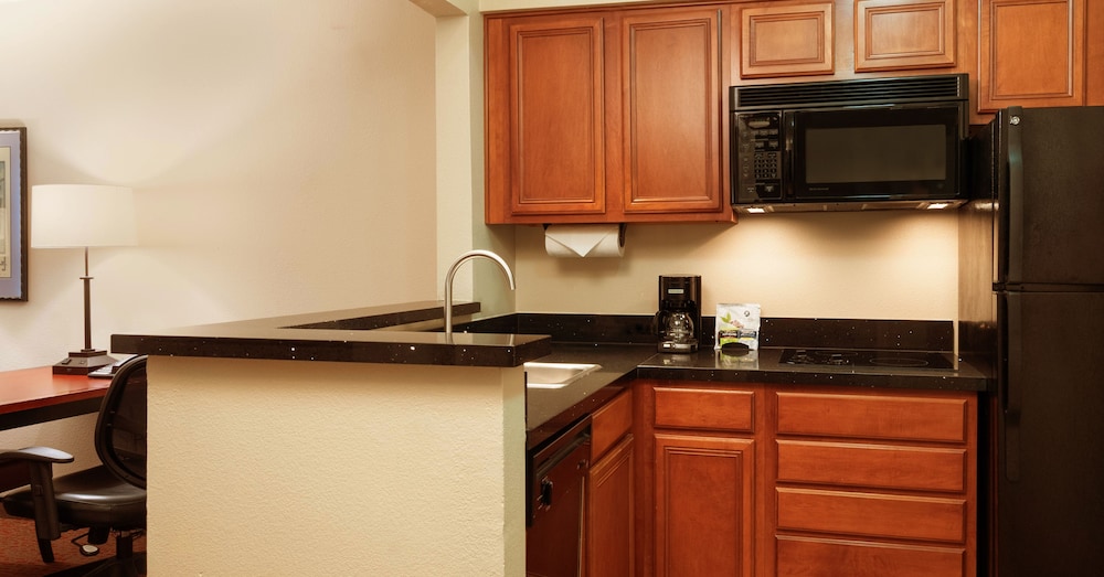 Larkspur Landing Sunnyvale - An All-Suite Hotel 17/48
