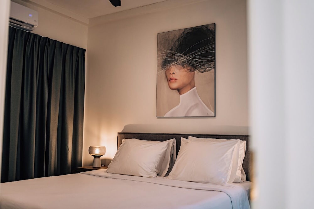 The Bellafonte - Luxury Oceanfront Hotel 12/50