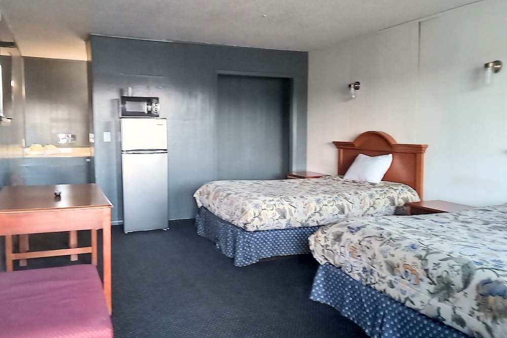 Sky-Palace Inn & Suites El Dorado 15/27