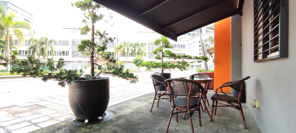 Z Hotel Ara Damansara, LRT, Mall, Airport 30/37