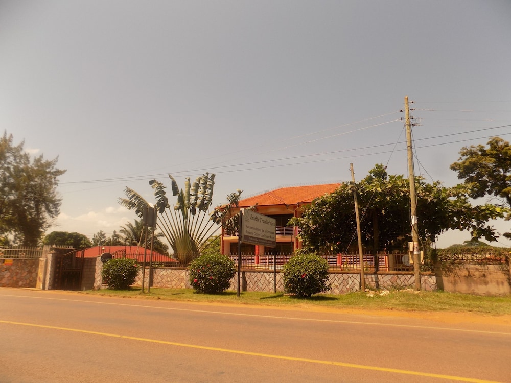 Entebbe Travelle'rs Inn 10/50