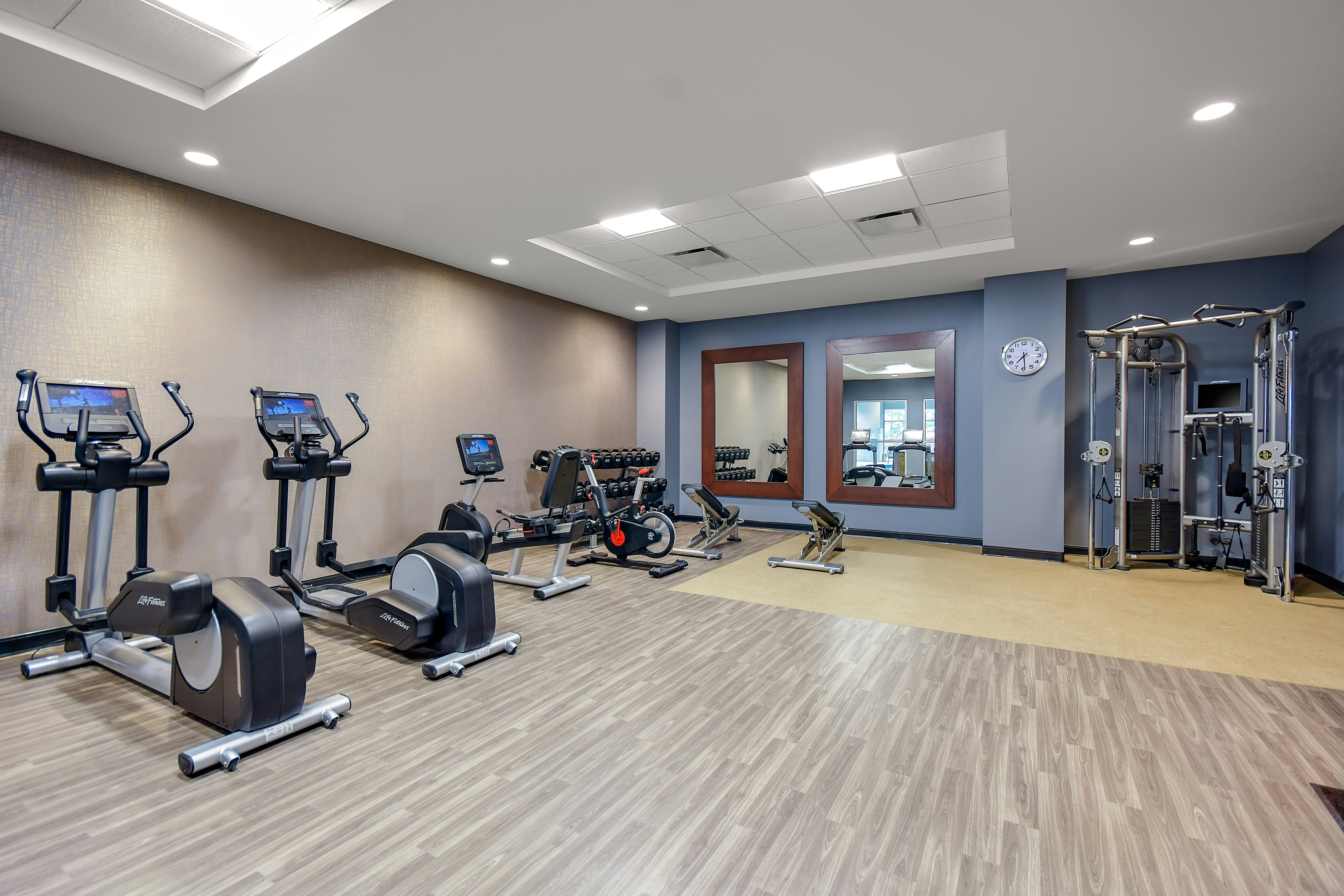 Embassy Suites by Hilton Jonesboro Red Wolf Convention Center 33/60