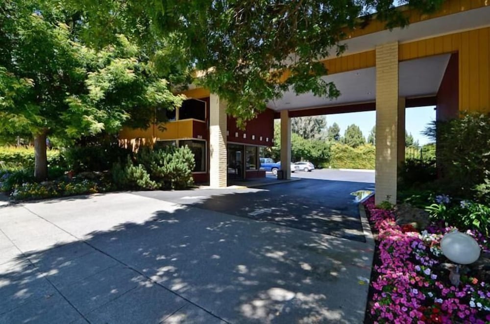 Days Inn by Wyndham Mountain View 91/96