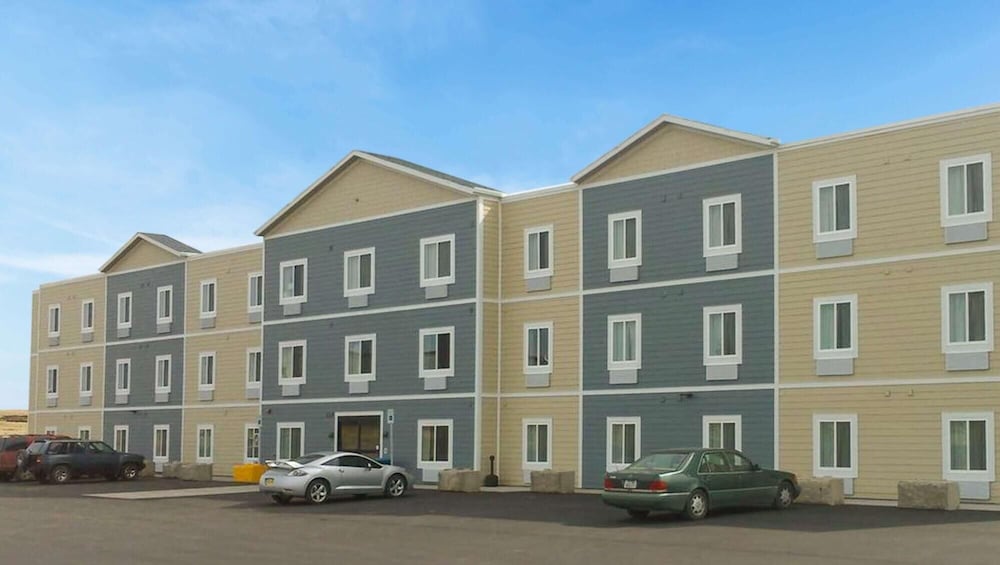 Ramada by Wyndham Williston 23/28