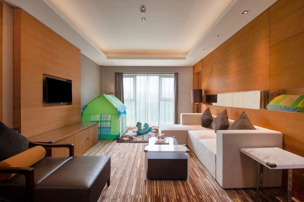 HOLIDAY INN GUANGZHOU SCIENCE CITY 32/50
