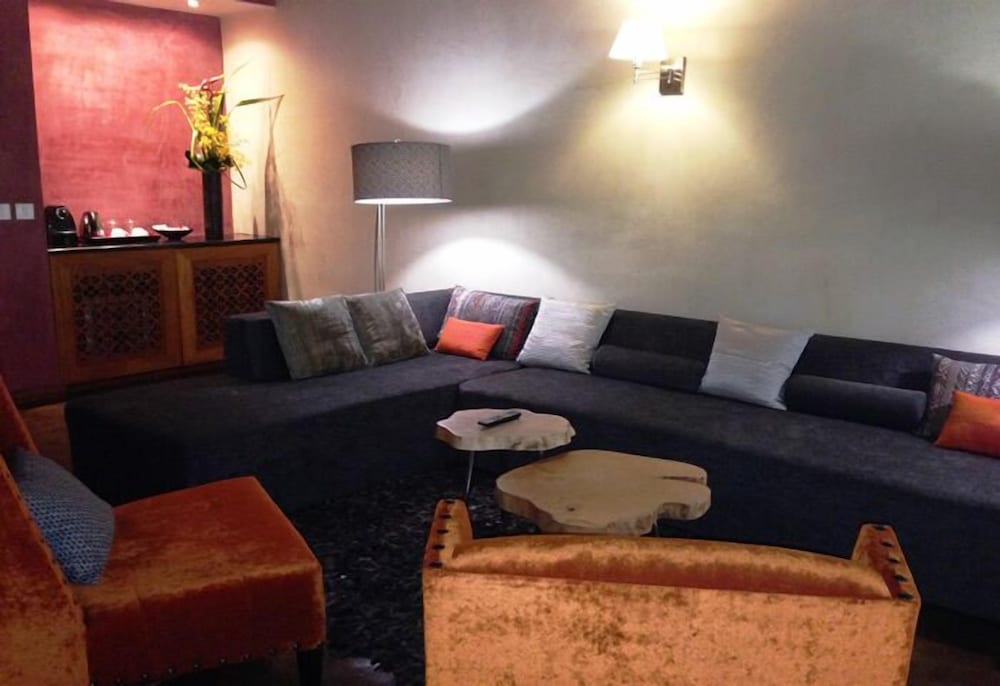 The Royal Senchi Resort/Hotel 22/50