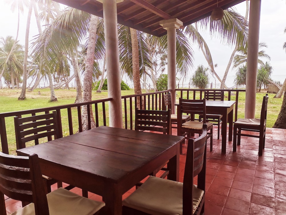 Darwins Beach Resort 34/50