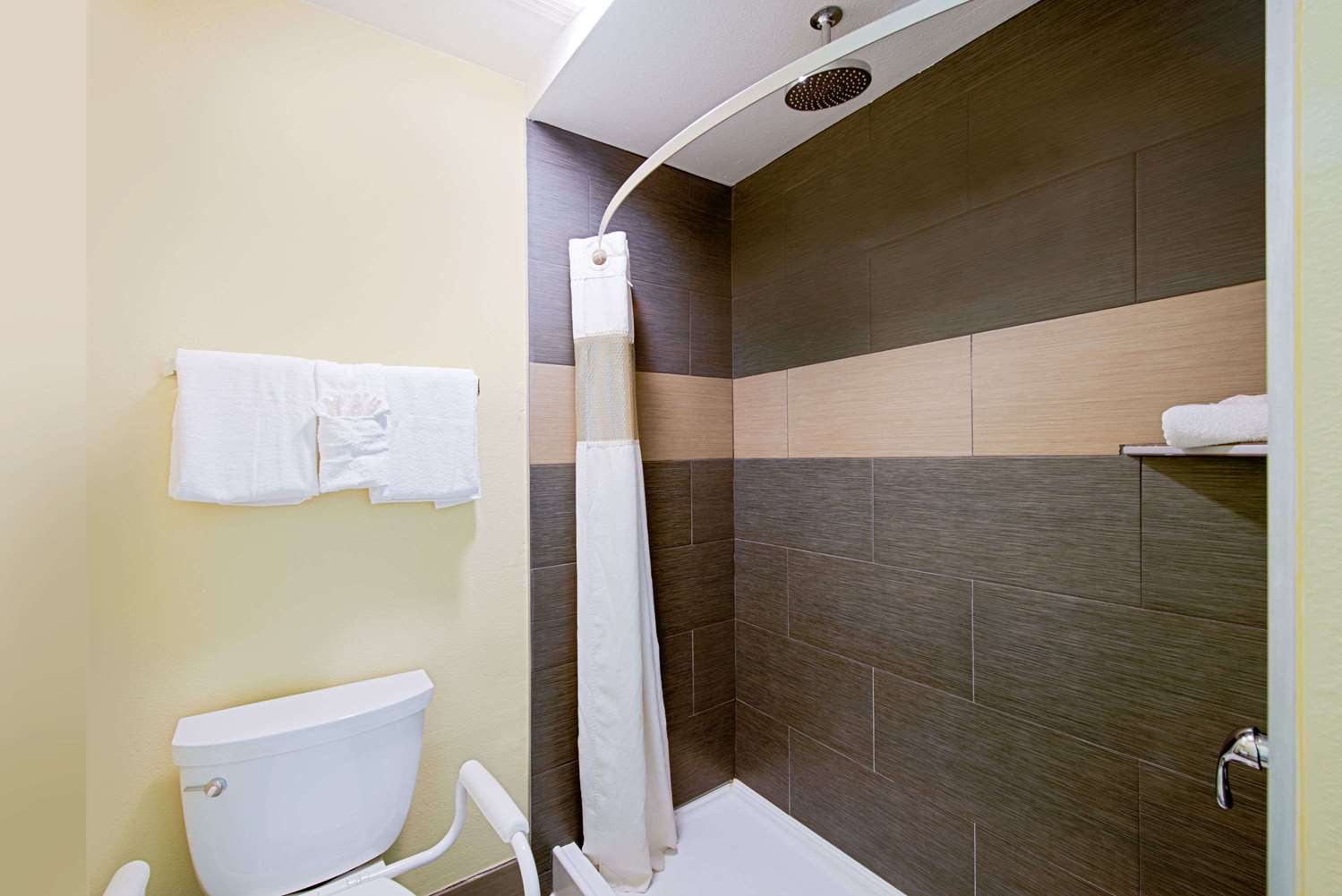 Ramada By Wyndham Flagstaff East 48/48