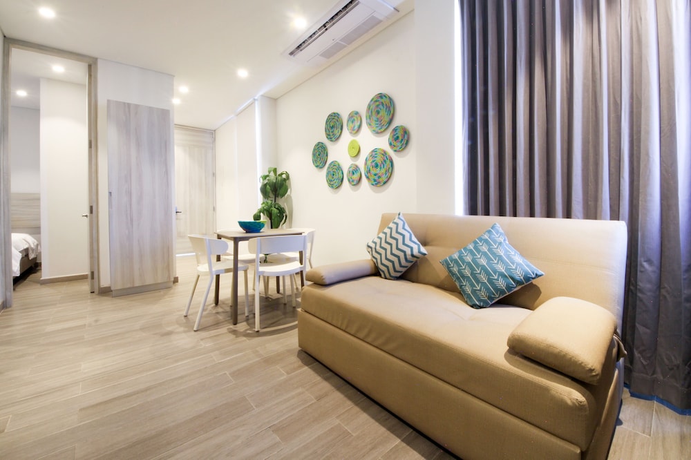 Azure Lofts And Pool 18/42