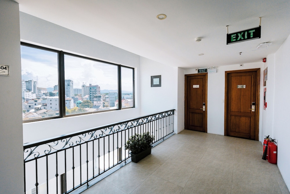 Gardenia Hue Hotel 12/64