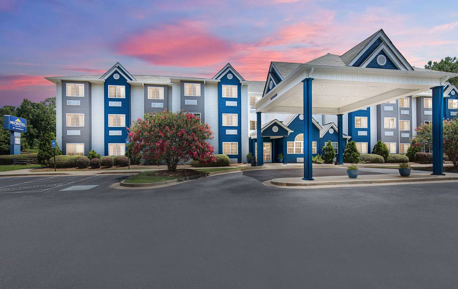 Microtel Inn And Suites Columbus North 13/19
