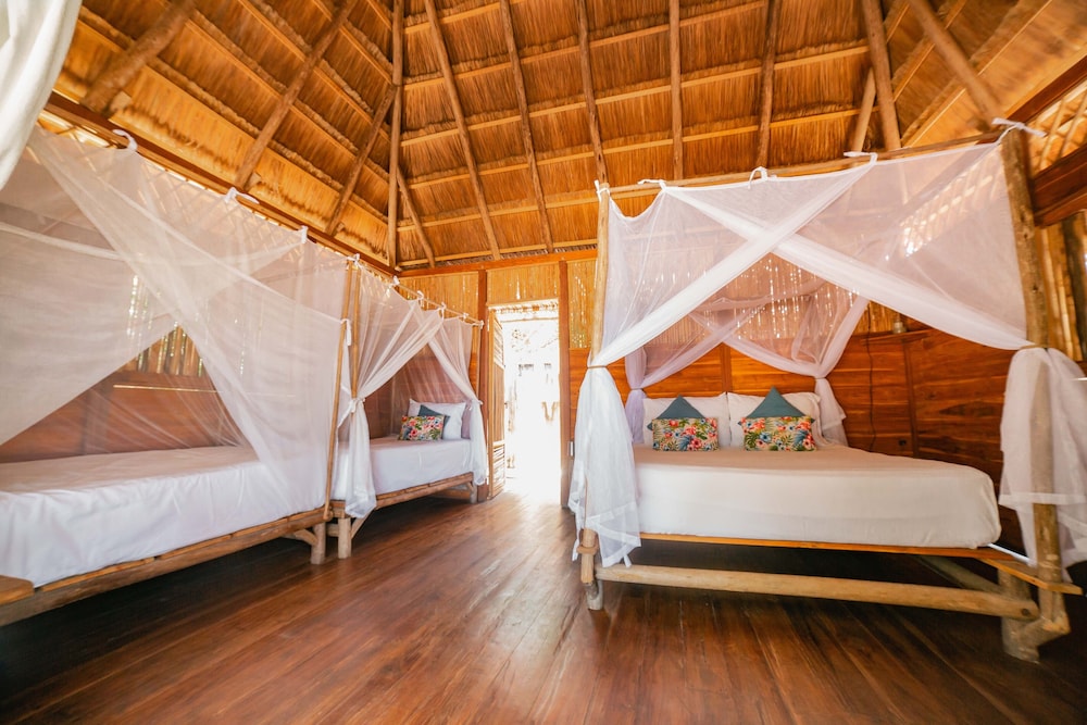Awatawaa Ecolodge 12/50