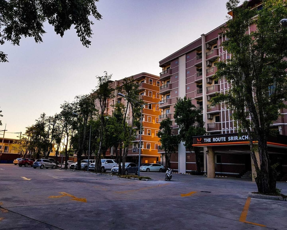 The Route Sriracha Hotel And Residence 47/49