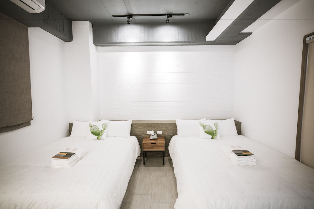 Tiin Tinn Rivershore B and B 14/50