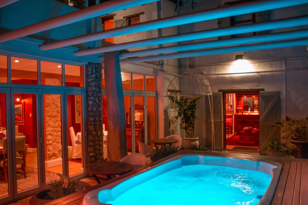 Paternoster Manor 22/36