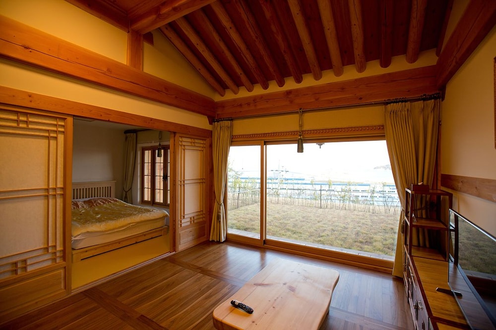 Hanok Hotel Odongjae 17/43