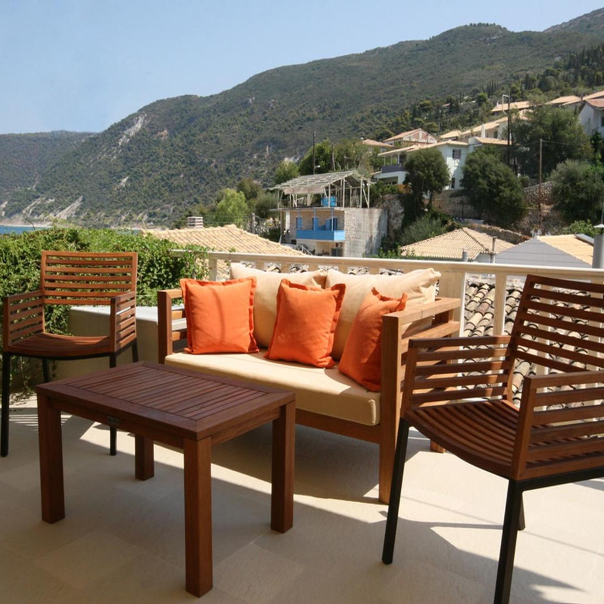 Ionis Hotel 35/42