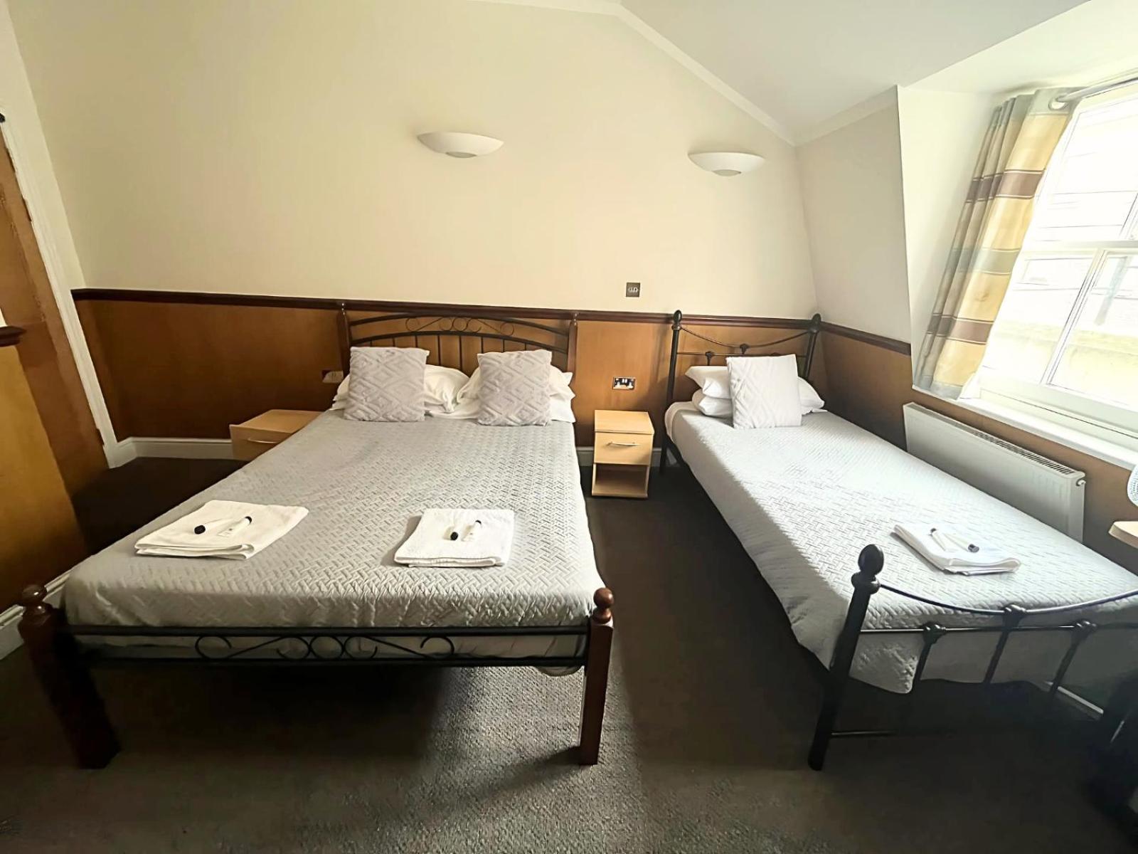 غرفة ثلاثية بحمام خاص، The Marker Hotel 2/6