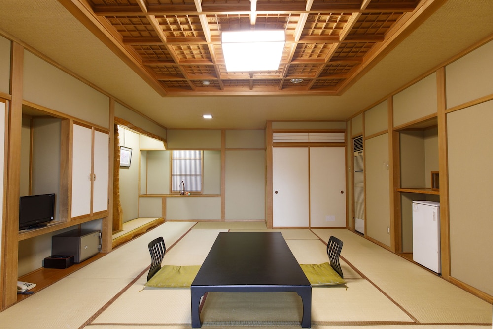 Wakamiro 32/50