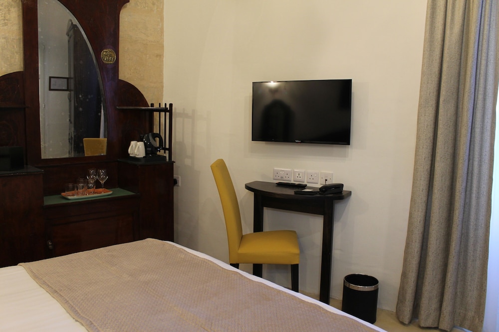 Palazzino Nina Boutique Hotel 36/43