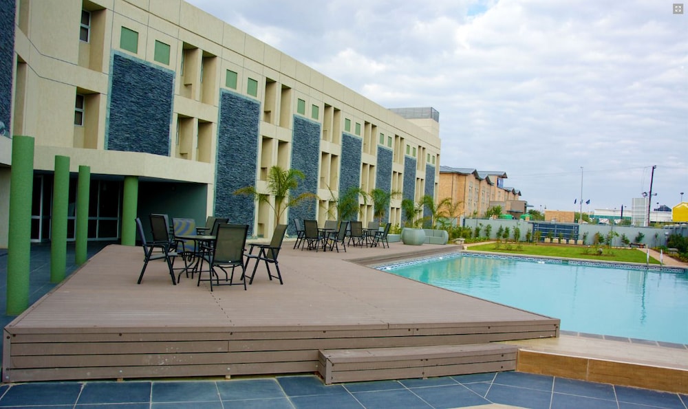 Aquarian Tide Hotel 39/44