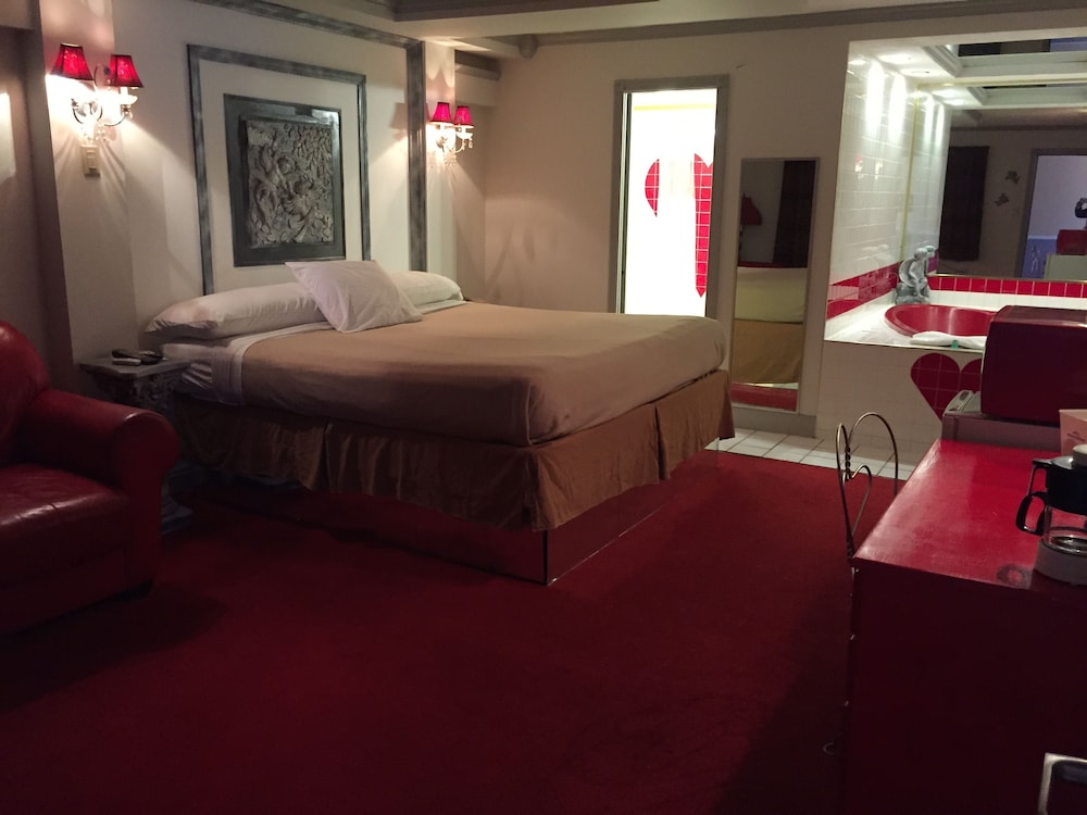 Wildwood Inn Tropical Dome & Theme Suites 31/74
