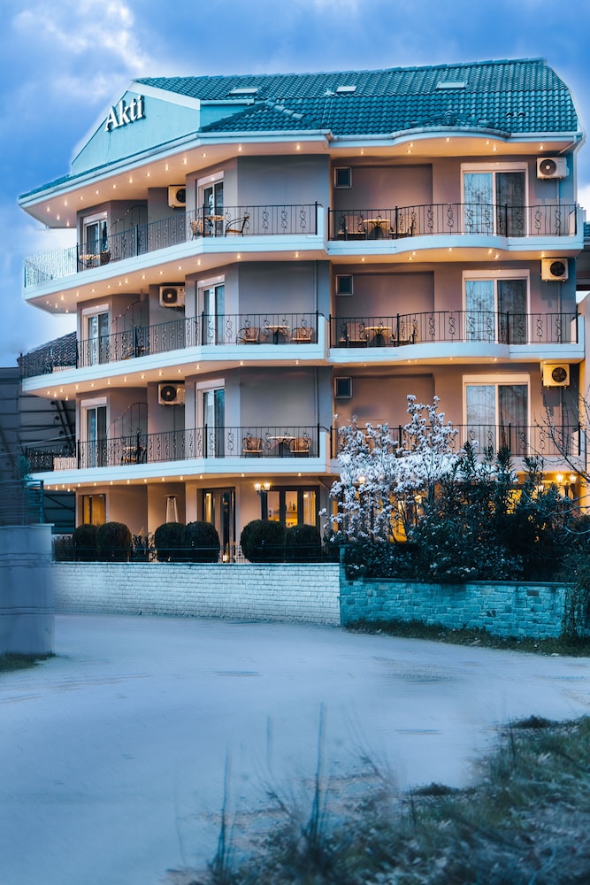 Akti Hotel 4/66