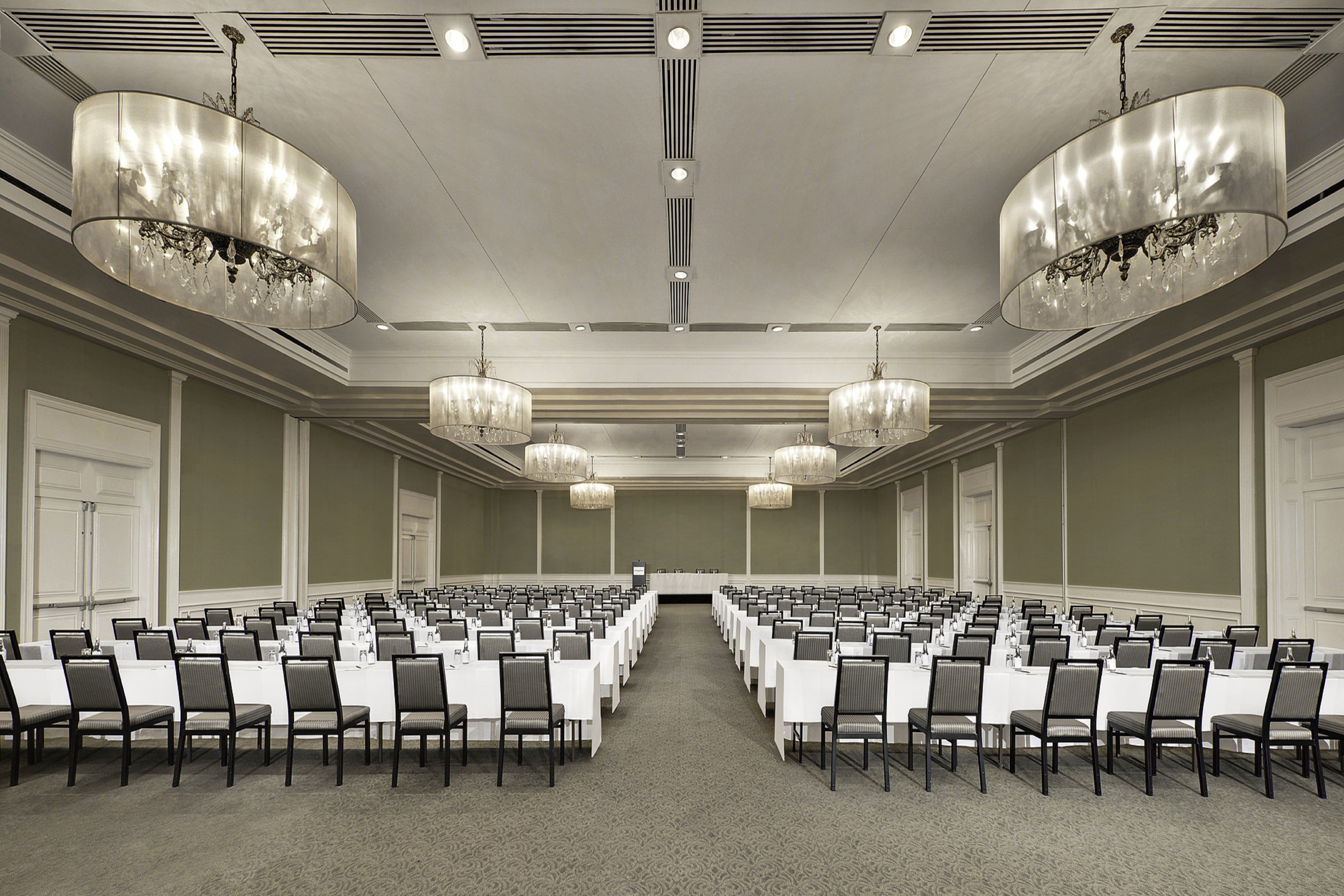 Crowne Plaza Toronto – North York 57/70