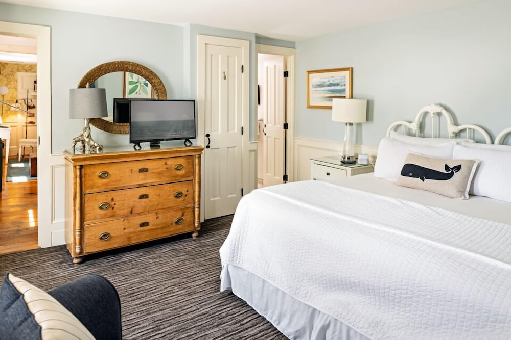 Brass Key Guesthouse - Adults Only 12/67
