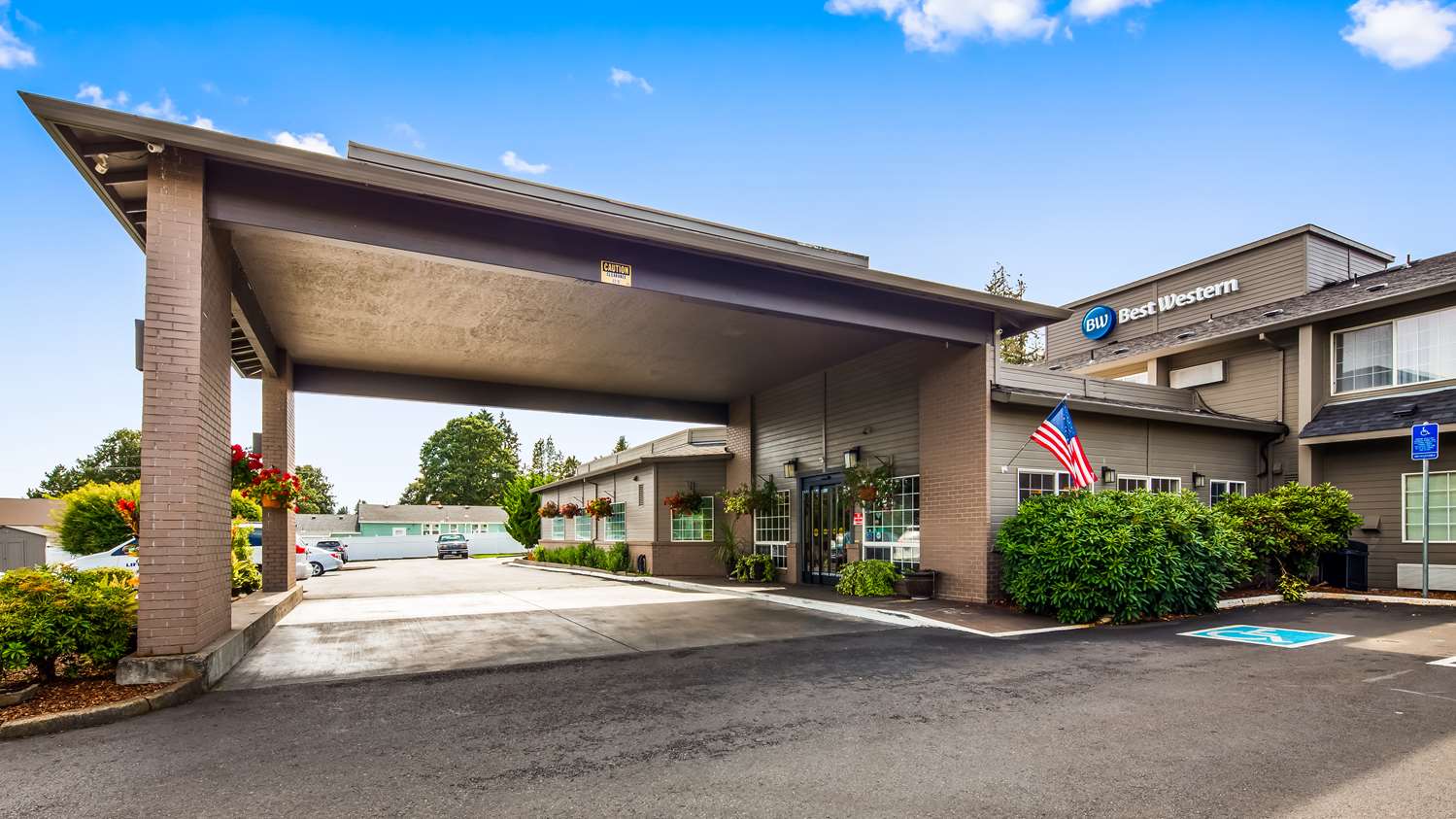 Best Western Oak Meadows Inn 3/3