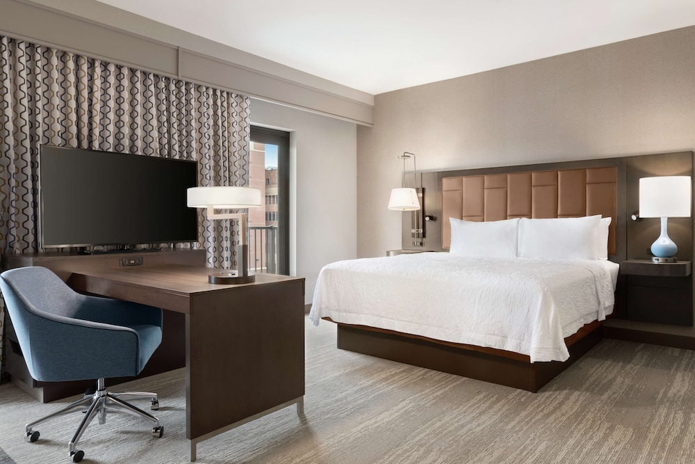 STUDIO, KING BED, BALCONY