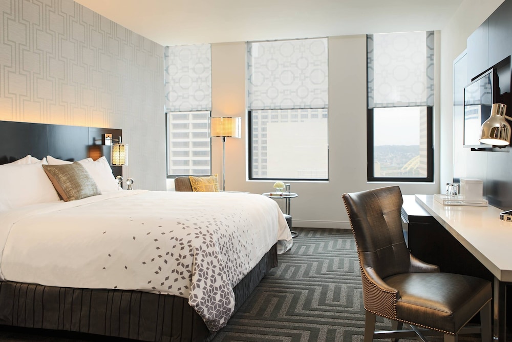 Renaissance Cincinnati Downtown Hotel 7/56