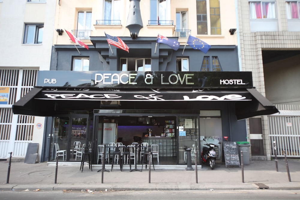Peace Love Hostel 2/64