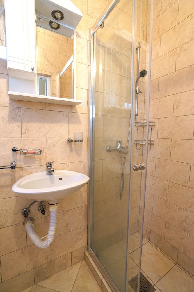 Apartments Lora 46/50