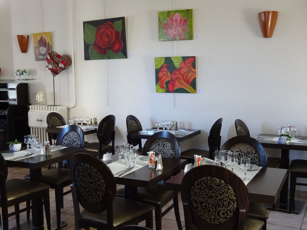 Hotel Restaurant Le Castel Fleuri 35/50