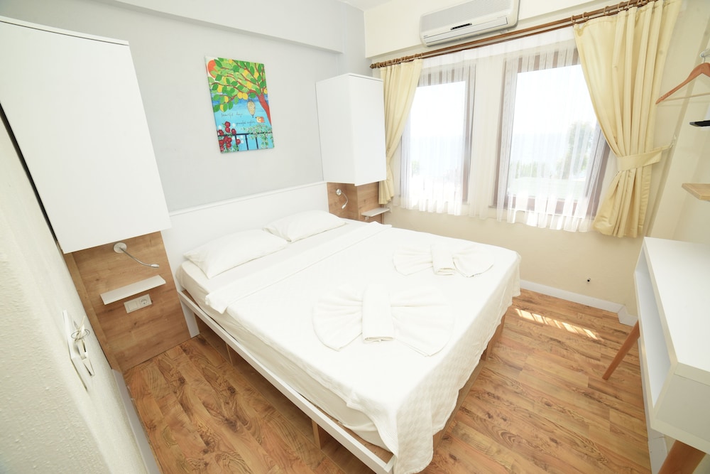 ROOM, DOUBLE BED, SEA VIEW