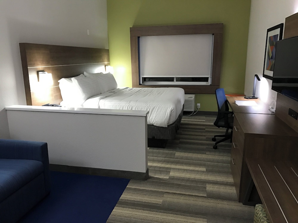 Holiday Inn Express Naples South I 75 33/67