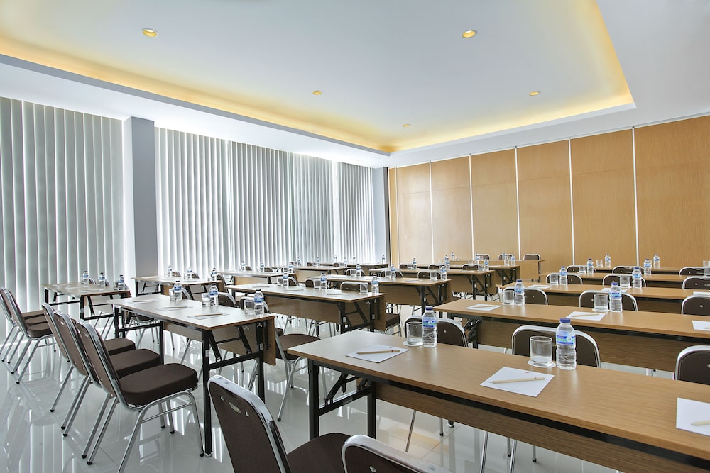 Hotel Amaris Embong Malang 19/22