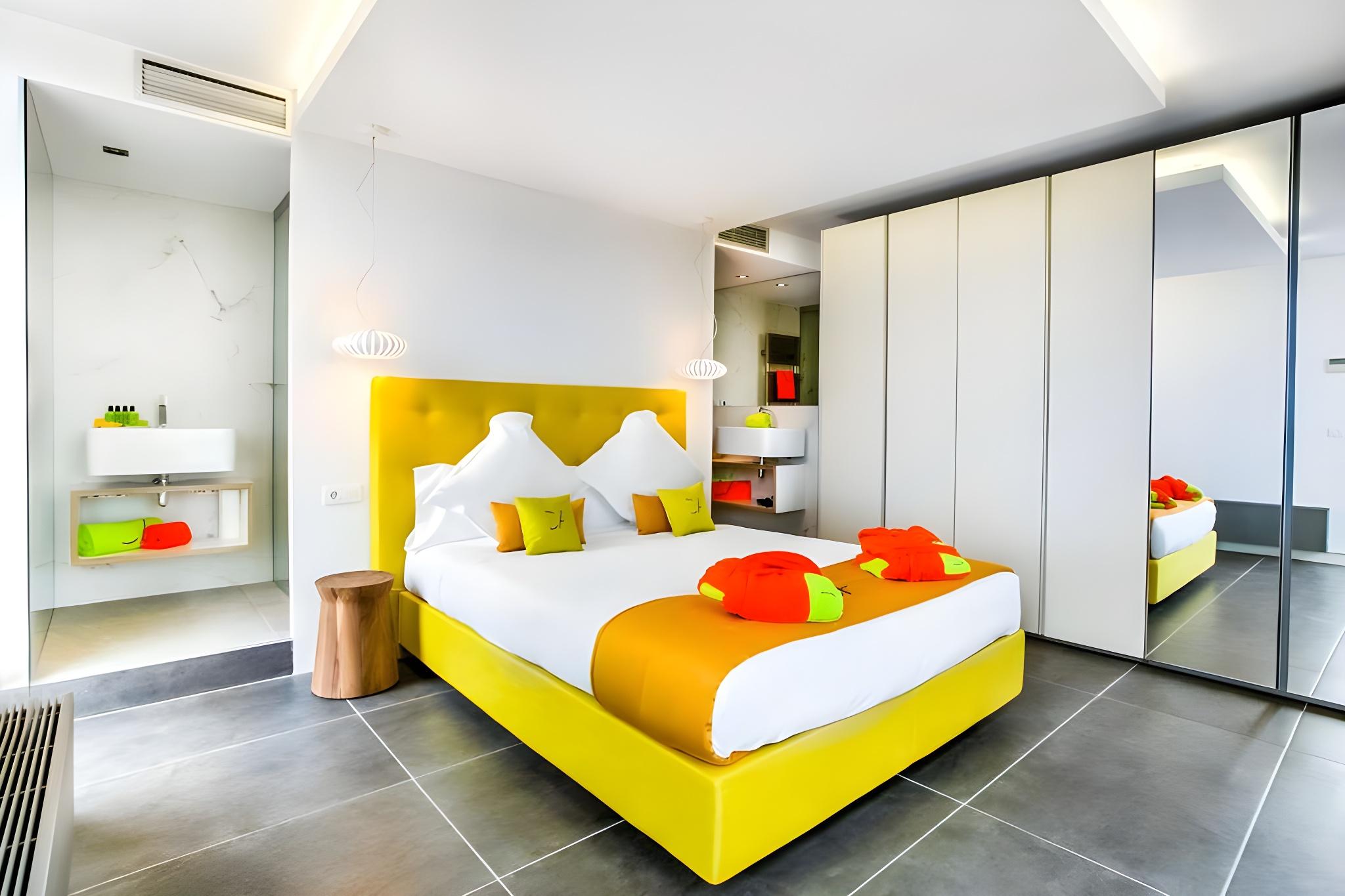 Executive, Apartment, 1 Double and 4 Single Beds, City View