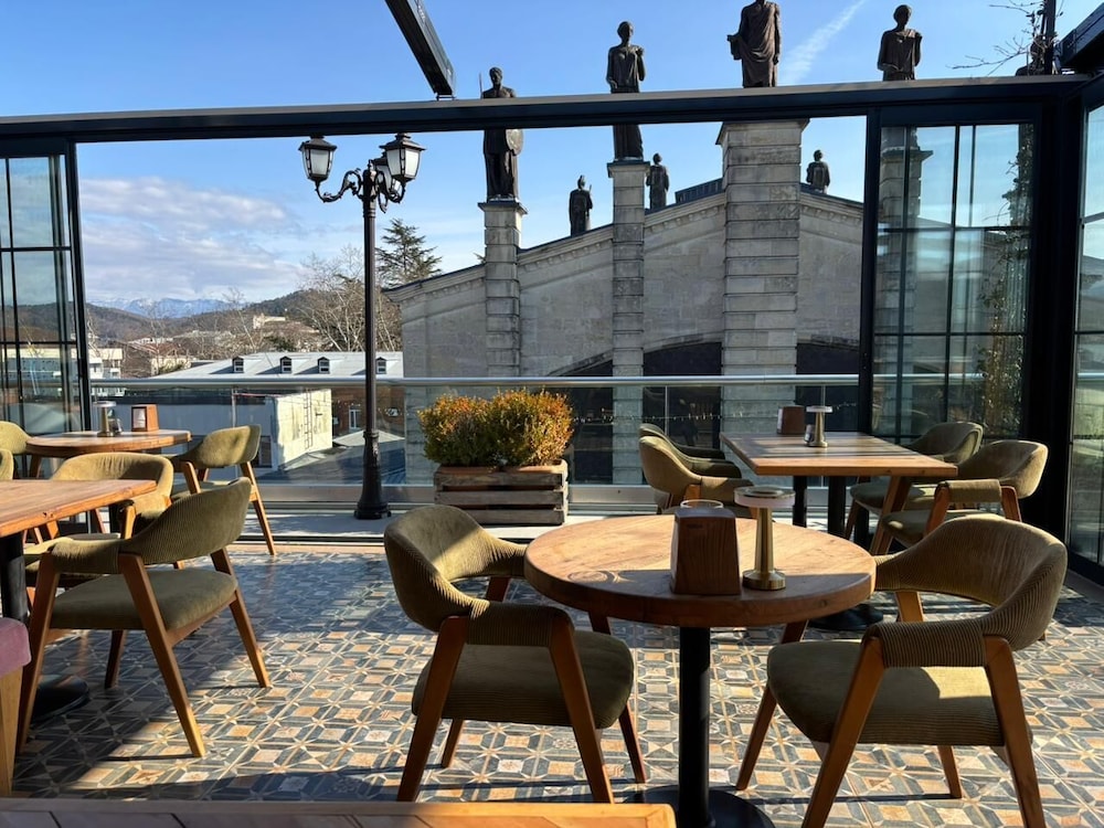 Grand Opera Hotel 27/39